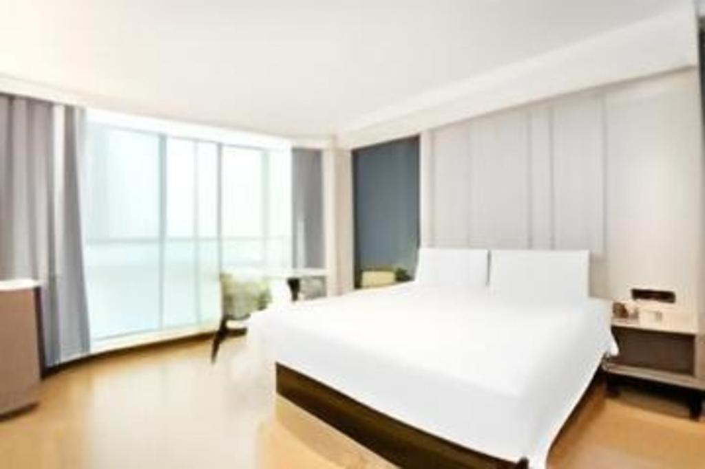 Yitel Hongqiao Caohejing Hongmei Road Metro Station Hotel Shanghai
