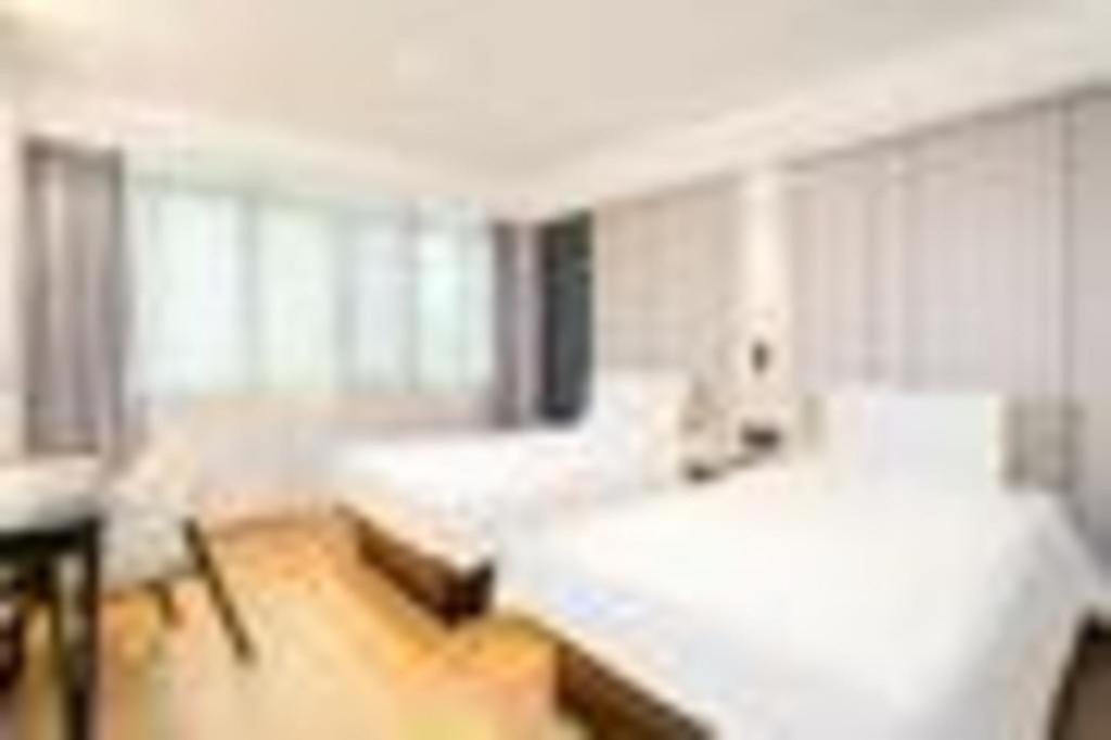 Hotel Yitel Hongqiao Caohejing Hongmei Road Metro Station 4*