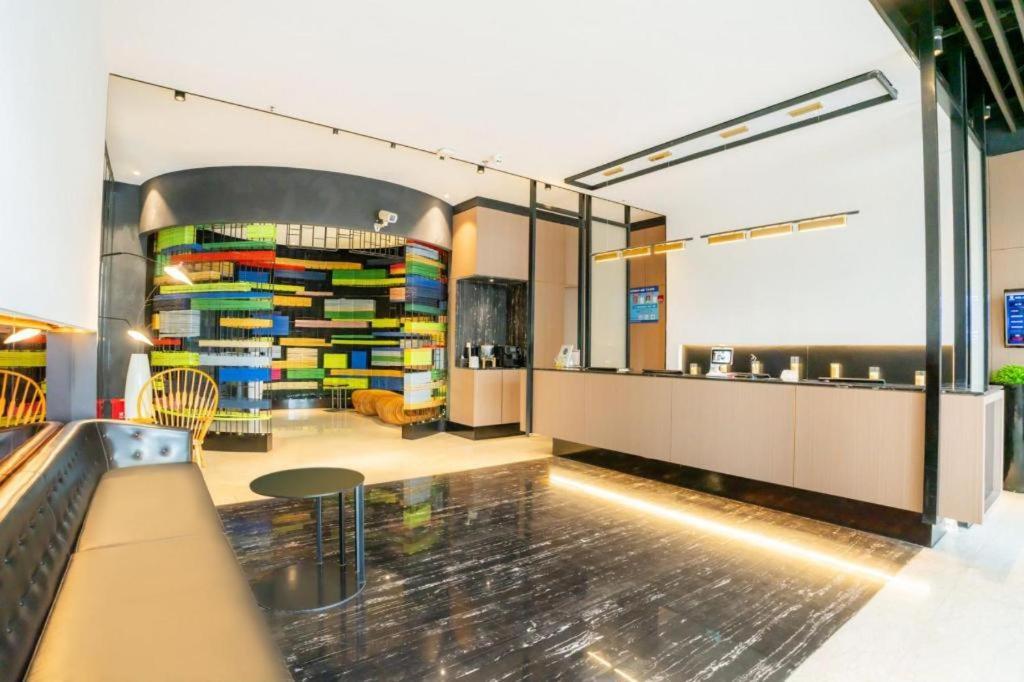 Yitel Hongqiao Caohejing Hongmei Road Metro Station Hotel